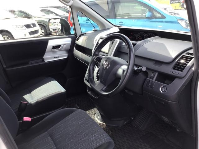 2011 TOYOTA VOXY ZS